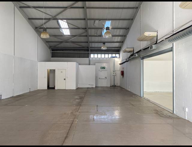 400M² RETAIL TO LET IN TOKAI